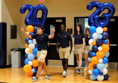 Seniors Celebrated with Clap-In as School Year Begins