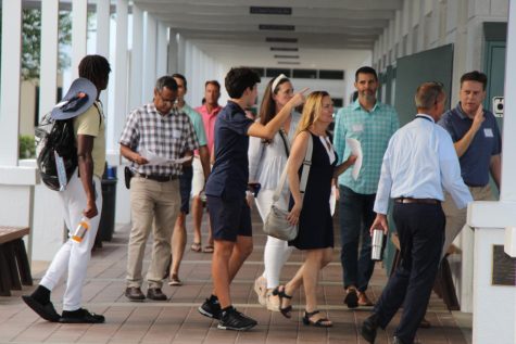 “Night to Meet You”: Parents, Faculty Connect at Annual Welcome Back Event
