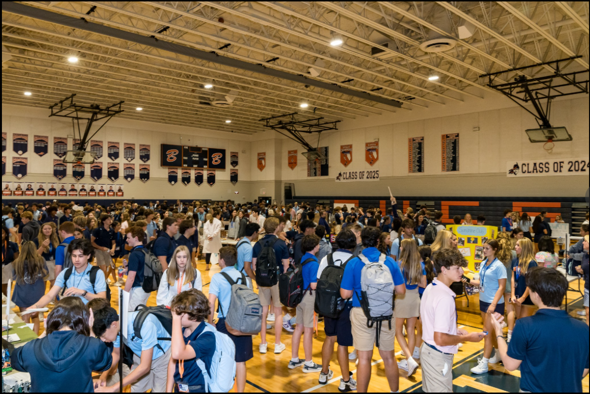 The Healey Gym played host to the 2023-2024 Upper School Club and Activity Fair on Thur. Aug 24, 2003. More than 60 organizations highlighted their offerings to an eager audience of students.