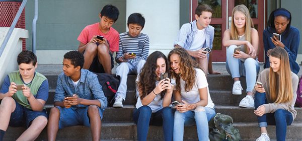 Social media should not be banned amongst teens because its benefits outweighs its issues.